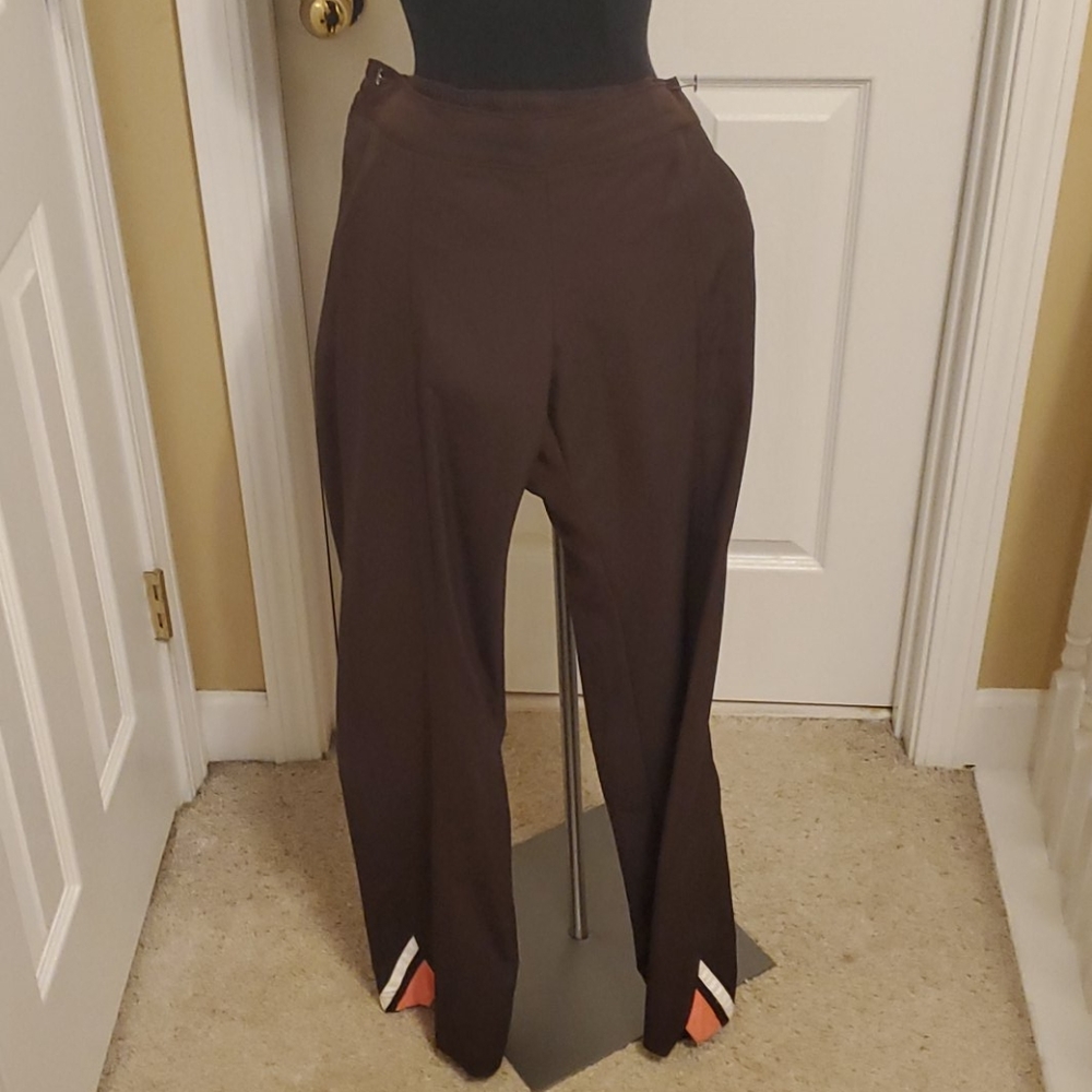 NWOT Nike chocolate brown pants in size medium